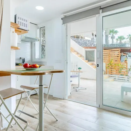 B2 Amazing Front Apartment