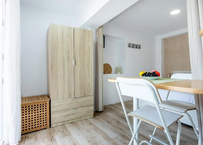 B2 Amazing Front Apartman *